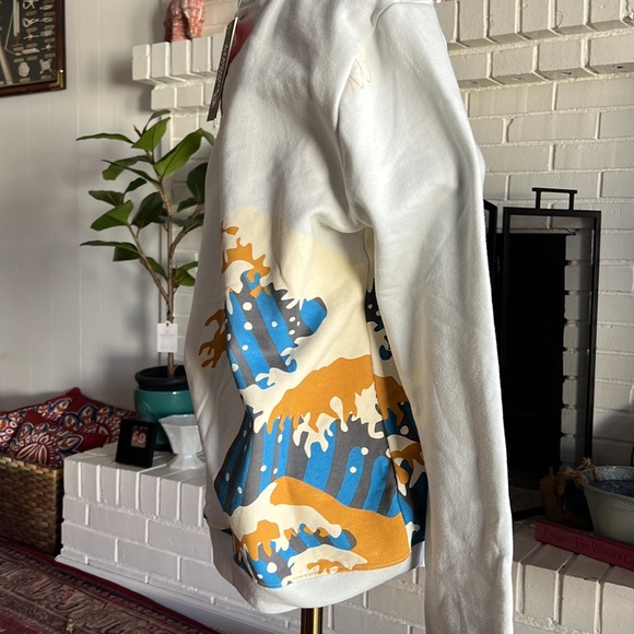 NWT Seafoam Blue Surf Sweatshirt - Picture 7 of 7